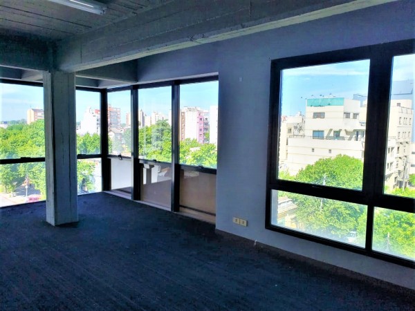 OFICINAS DE 20 M2. LUMINOSAS (CTRO  SAN MIGUEL) EDIFICIO DE CATEGORIA