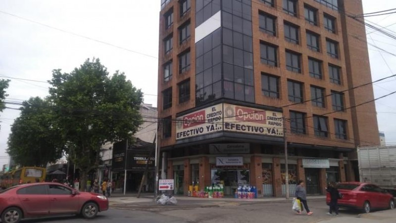 IMPONENTE EDIFICIO DE SEIS PISOS, CENTRO SAN MIGUEL