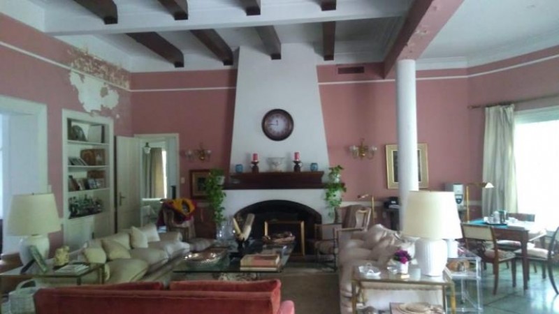 EXCELENTE QUINTA UBICADA EN EL CORAZON DE LOS NOGALES