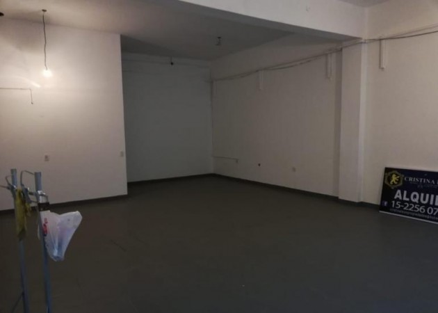 IMPORTANTE LOCAL DE 70 M2