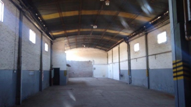 IMPORTANTE ESTABLECIMIENTO DE APROX. 600 M2. EN 3 PLANTAS.