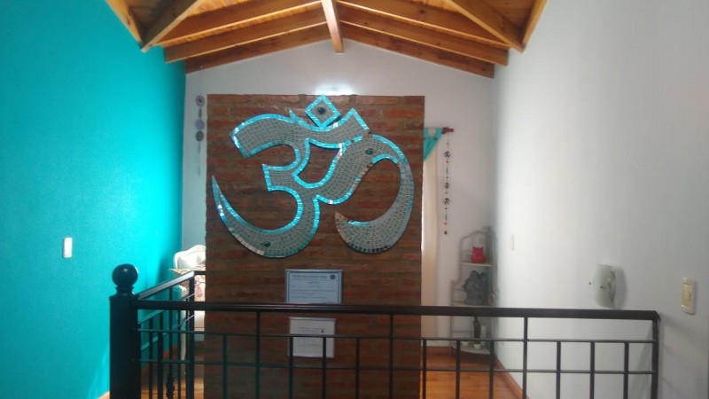 CASA 4 AMB.  GARAGE / 2 VEHICULOS/FONDO LIBRE