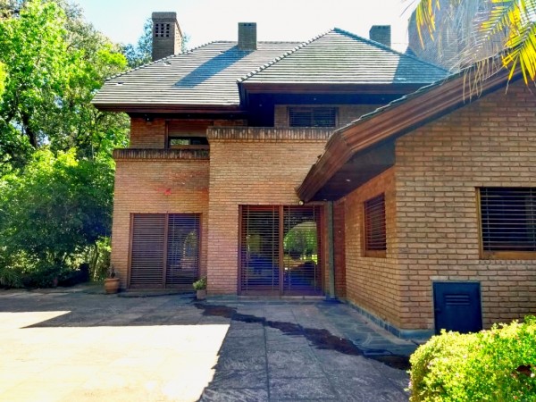 IMPORTANTE CASA QUINTA 7 AMB. (BARRIO LOS NOGALES)