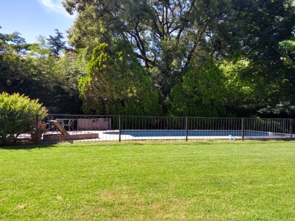 IMPORTANTE CASA QUINTA 7 AMB. (BARRIO LOS NOGALES)