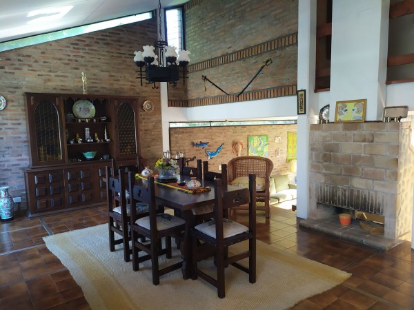 HERMOSA CASA QUNTA   BARRIO LOS NOGALES