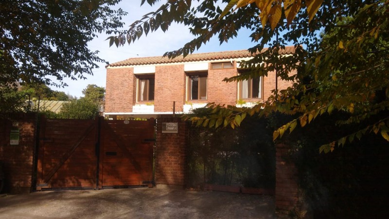 HERMOSA CASA QUNTA   BARRIO LOS NOGALES