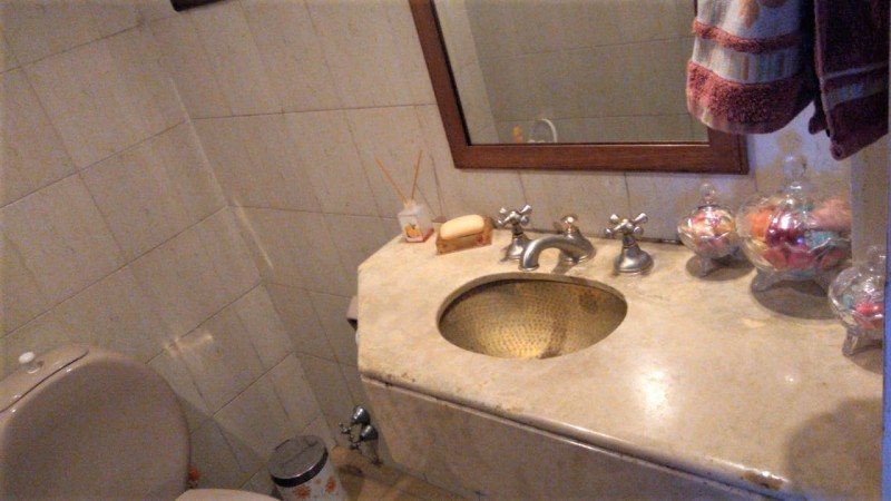 IMPORTANTE CASA QUINTA 7 AMB. (BARRIO LOS NOGALES)