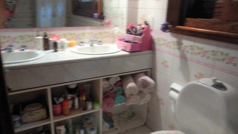 IMPORTANTE CASA QUINTA 7 AMB. (BARRIO LOS NOGALES)