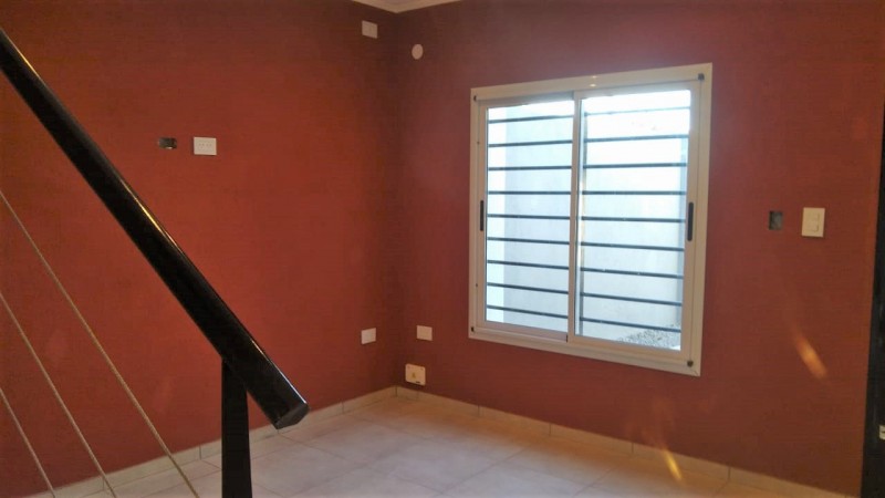 DUPLEX 3 AMB. PATIO Y COCHERA 