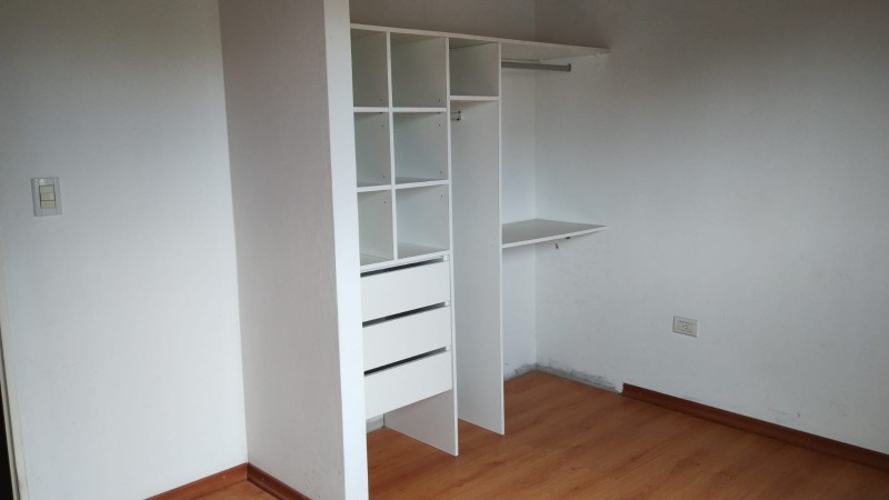 DUPLEX 3 AMB. CON COCHERA Y FONDO LIBRE