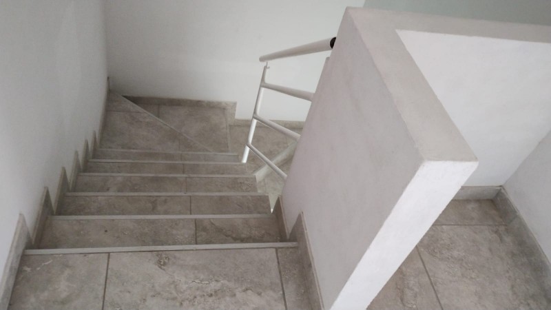 DUPLEX 3 AMB. CON COCHERA Y FONDO LIBRE