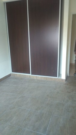 DEPARTAMENTO   3 AMB.  PLANTA BAJA C/JARDIN Y COCHERA (COMPLEJO CERRADO)