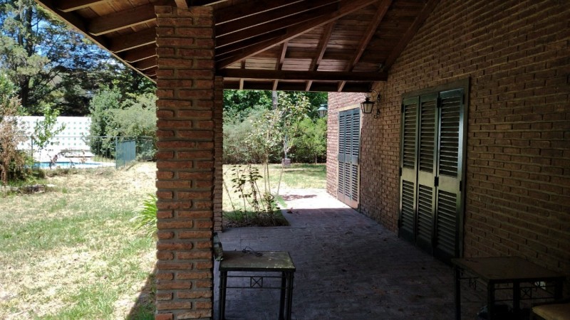 CASA QUINTA C/ PISCINA/ PARQUE  1570 M2.(TORTUGUITAS)