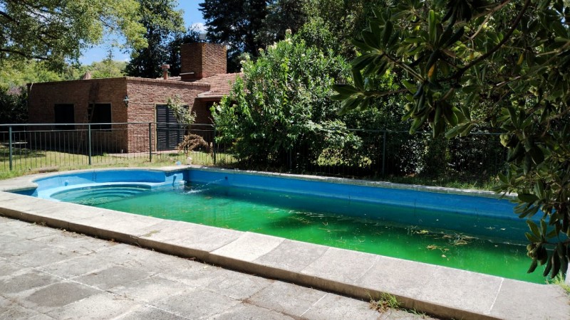 CASA QUINTA C/ PISCINA/ PARQUE  1570 M2.(TORTUGUITAS)