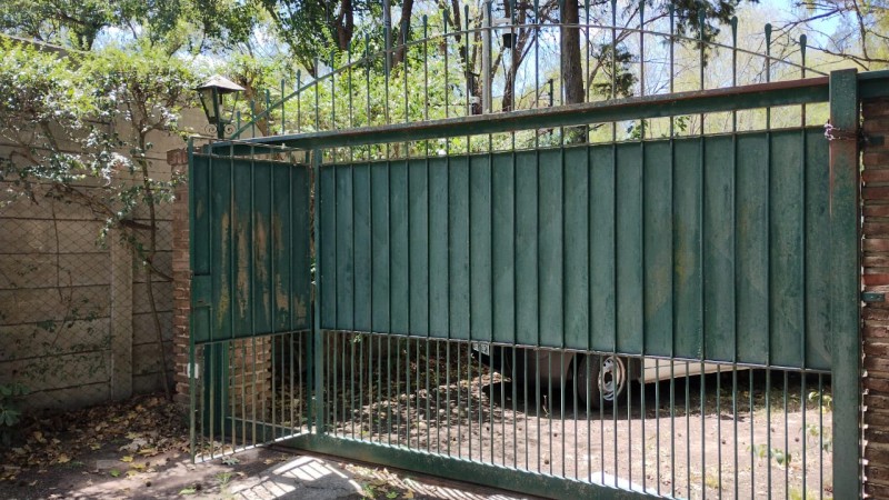 CASA QUINTA C/ PISCINA/ PARQUE  1570 M2.(TORTUGUITAS)