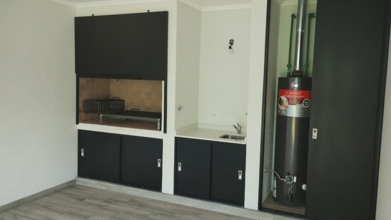 CASA DE 2 PLANTAS PARQUE/ENTRADA DE AUTO (A ESTRENAR)