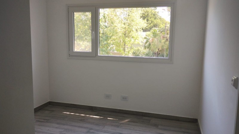 CASA DE 2 PLANTAS PARQUE/ENTRADA DE AUTO (A ESTRENAR)