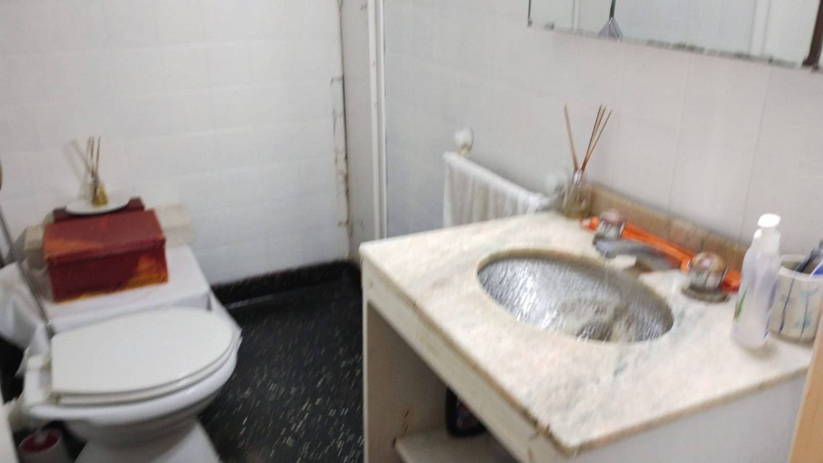 CHALET 4 AMB. C/ COCHERA/ QUINCHO Y PARQUE (CTRO. SAN MIGUEL)