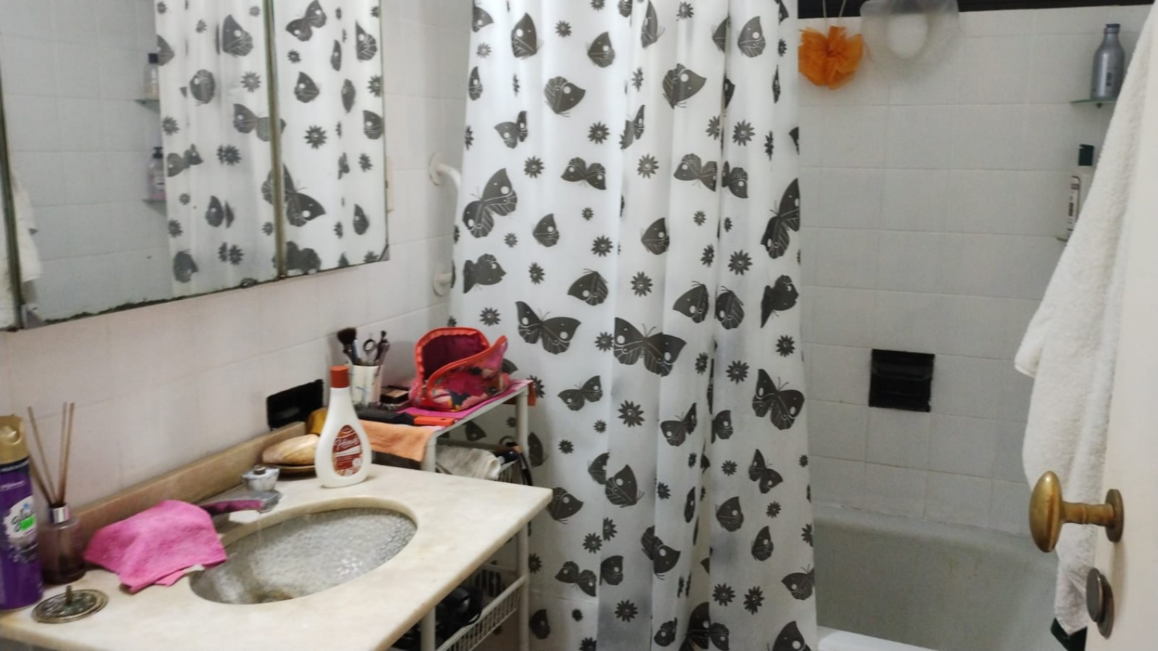 CHALET 4 AMB. C/ COCHERA/ QUINCHO Y PARQUE (CTRO. SAN MIGUEL)