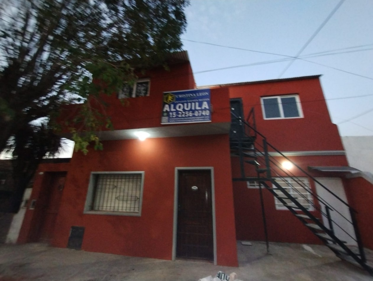 CASA 3  AMB. PLANTA BAJA CON PATIO Y PARRILLA