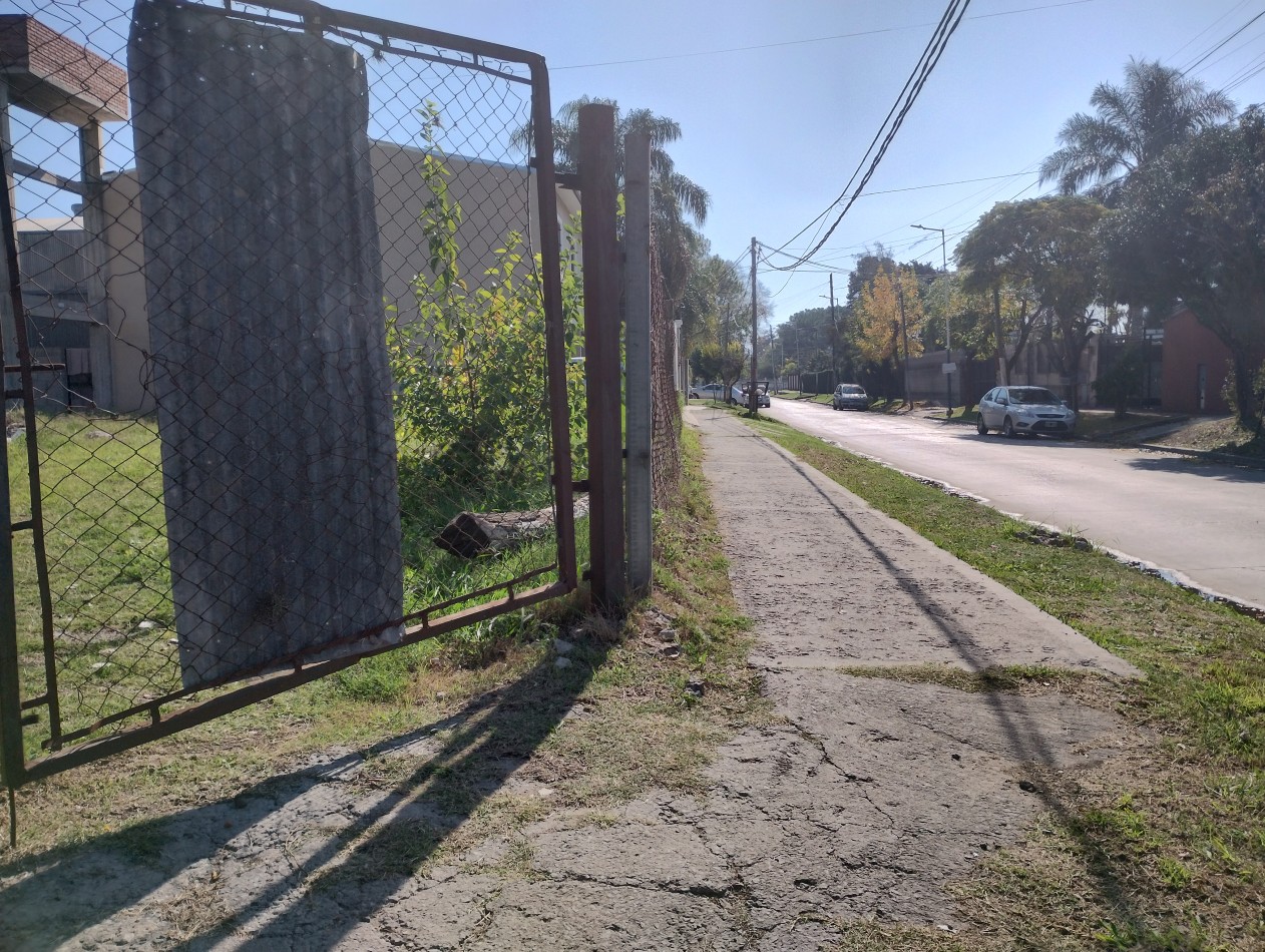 LOTE ESQUINA  840 M2  ( LOS POLVORINES)