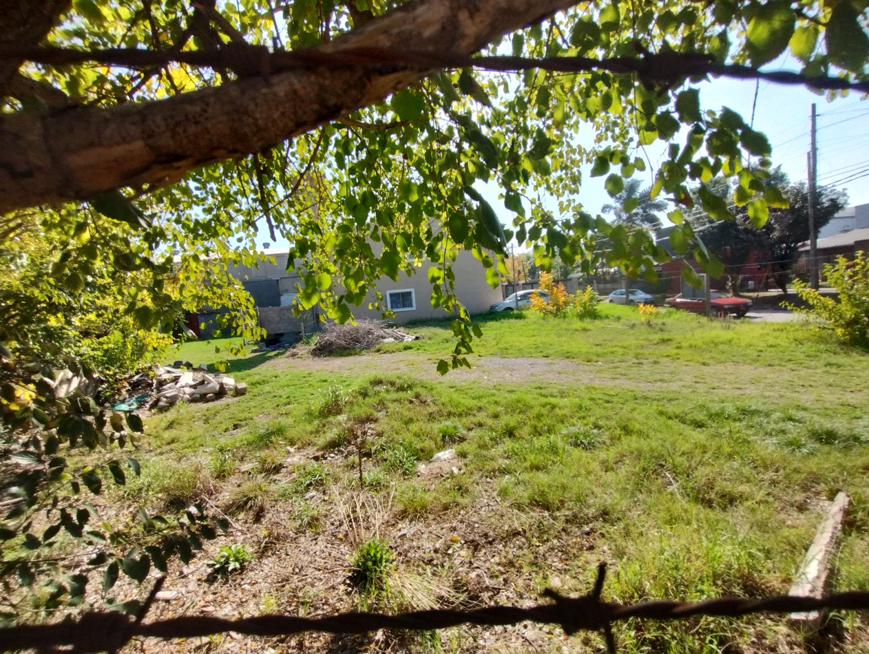 LOTE ESQUINA  840 M2  ( LOS POLVORINES)