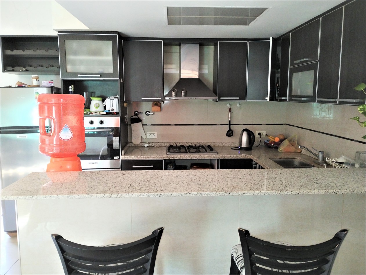 CASA AMERICANA 4 AMB. C/ PARQUE Y QUINCHO