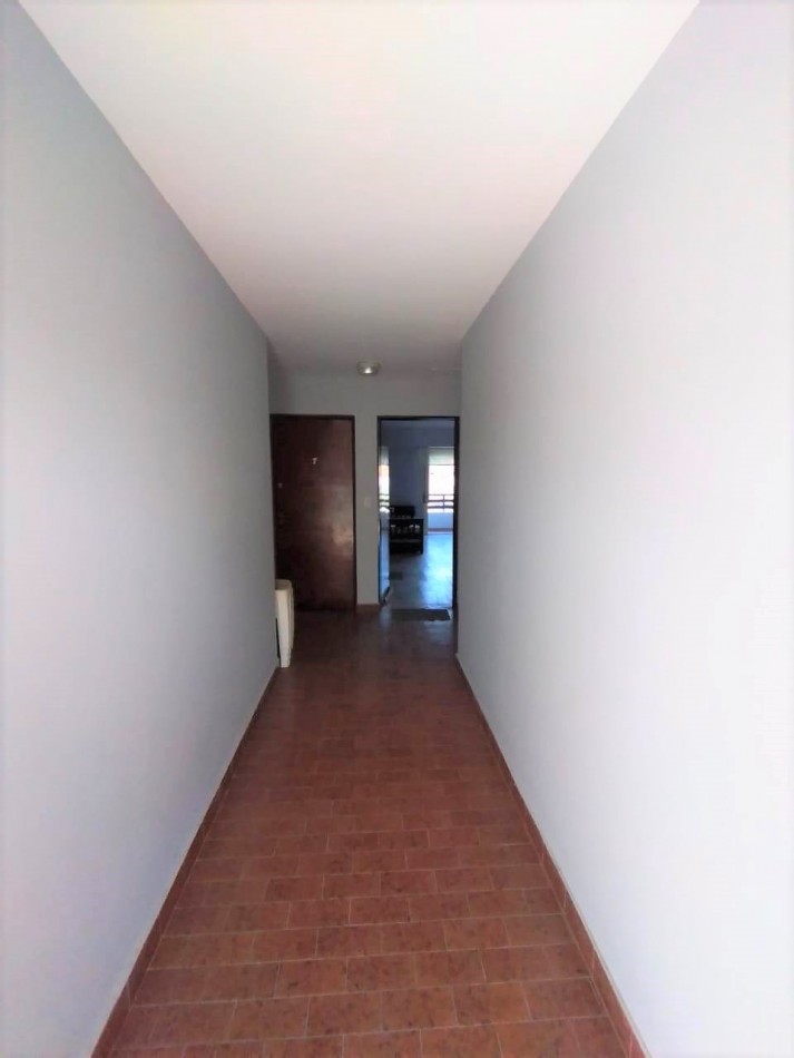 VILLA GESELL ( COSTA ATLANTICA)   DEPTO. 2 AMB. AMOBLADO A NUEVO  AV. 3 N° 2317  E/ PASEOS 123 Y 124