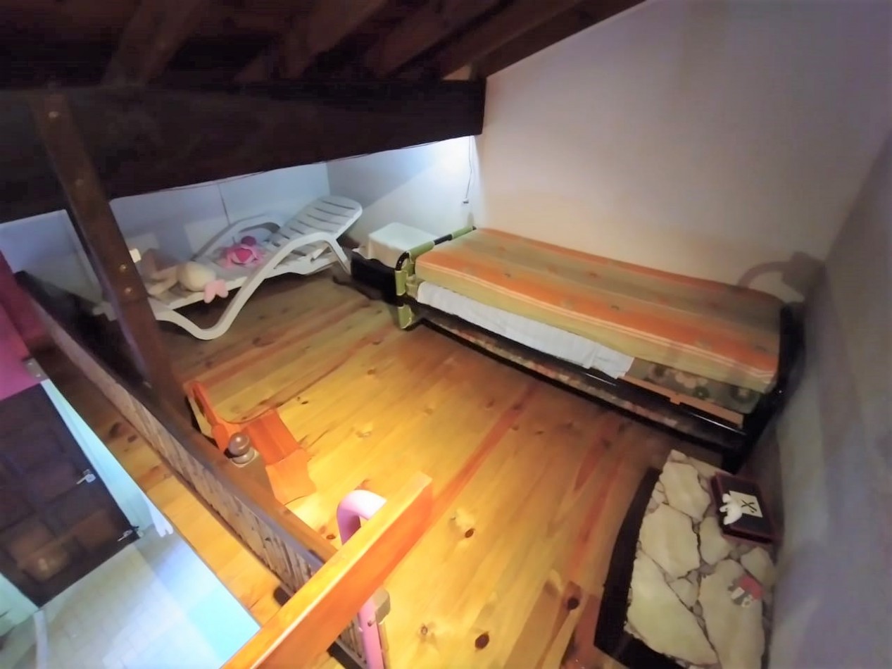 VILLA GESELL (COSTA ATLANTICA) CHALET 4 AMB. AMOBLADO + DEPTO. 2 AMB. A 500 M. DE PLAYA