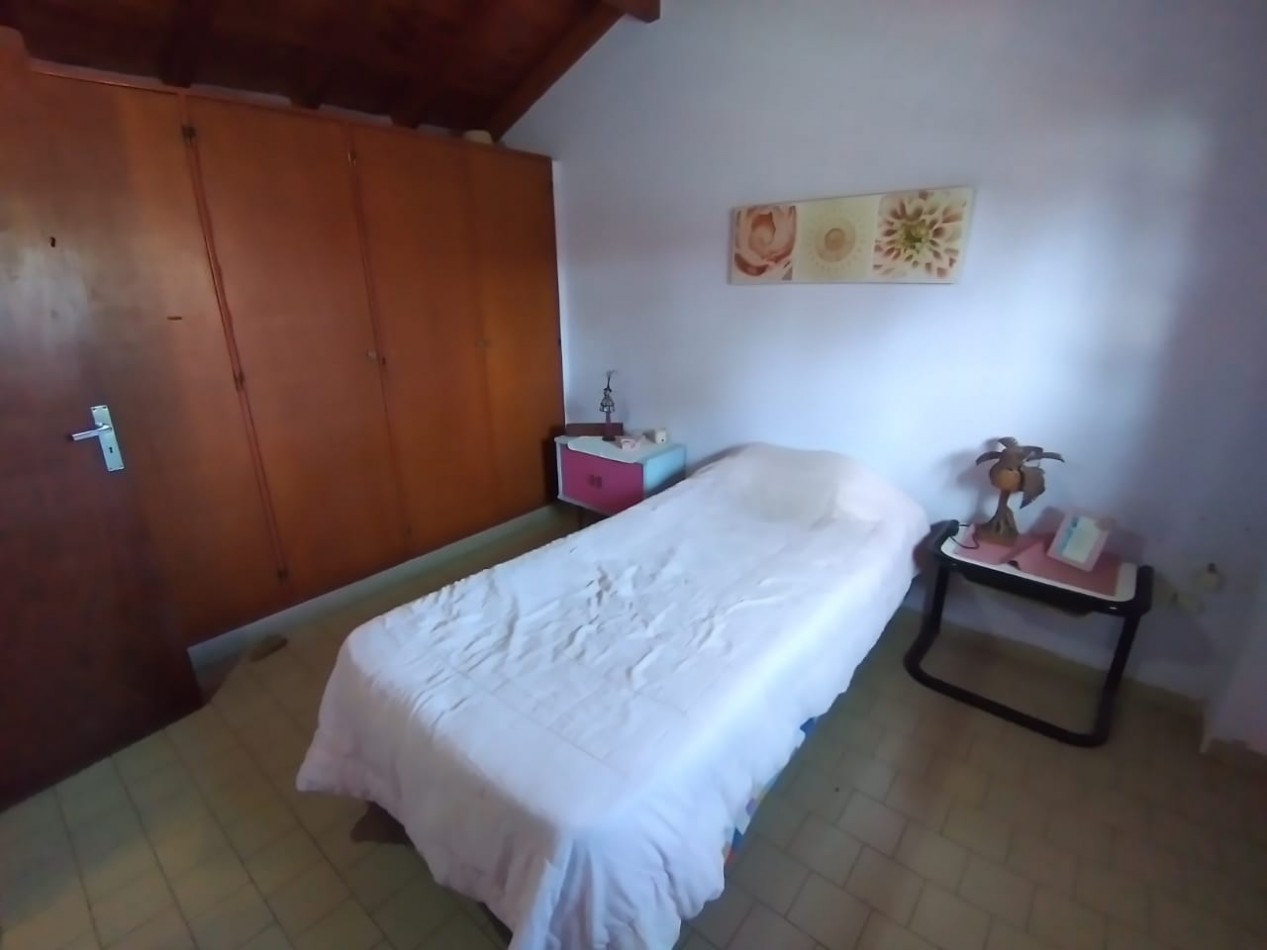 VILLA GESELL (COSTA ATLANTICA) CHALET 4 AMB. AMOBLADO + DEPTO. 2 AMB. A 500 M. DE PLAYA