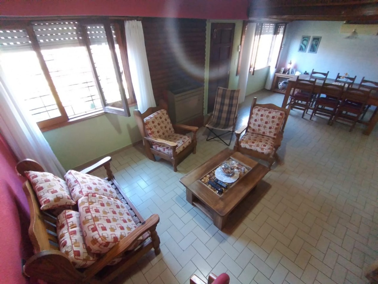 VILLA GESELL (COSTA ATLANTICA) CHALET 4 AMB. AMOBLADO + DEPTO. 2 AMB. A 500 M. DE PLAYA