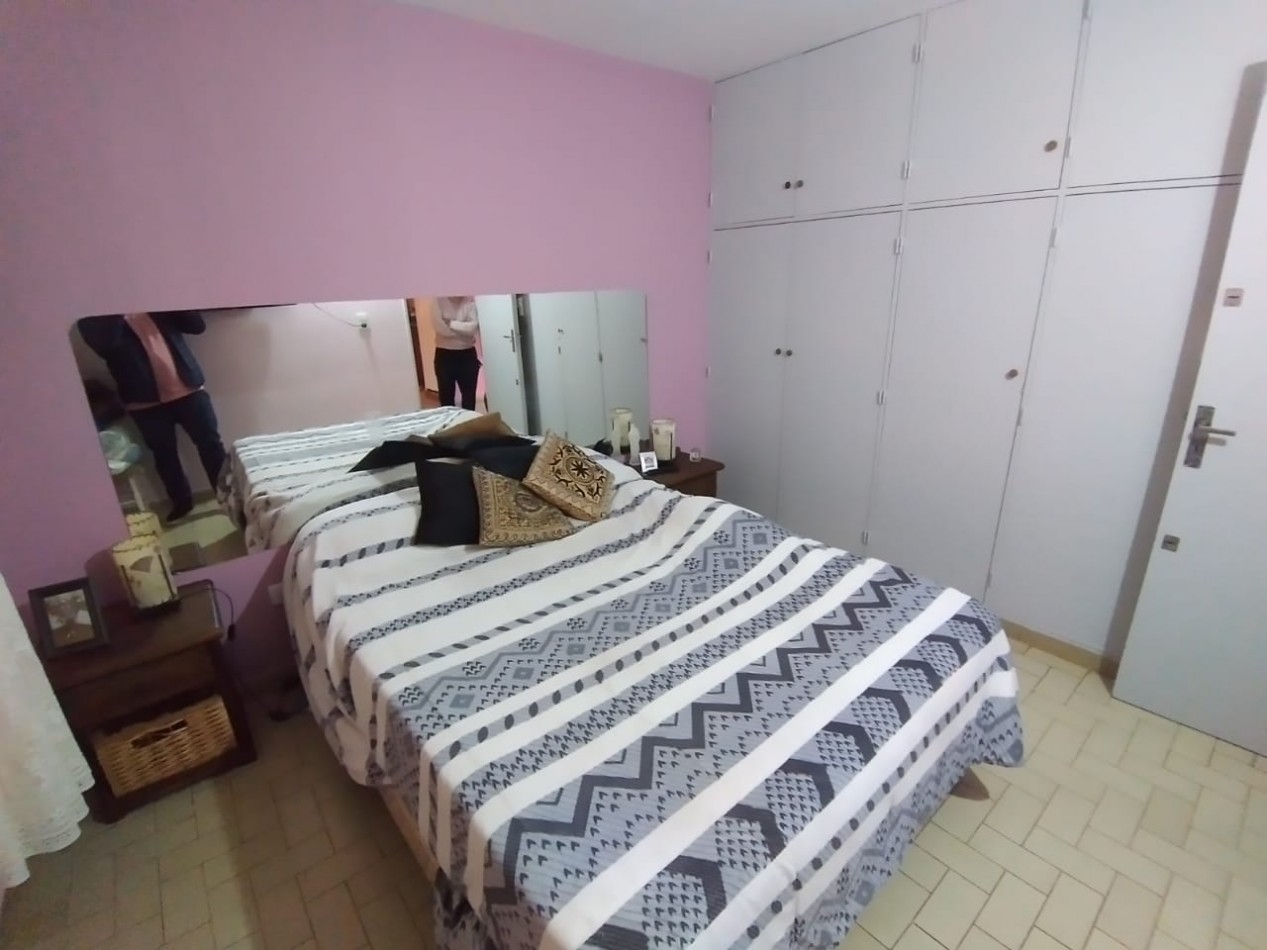 VILLA GESELL (COSTA ATLANTICA) CHALET 4 AMB. AMOBLADO + DEPTO. 2 AMB. A 500 M. DE PLAYA