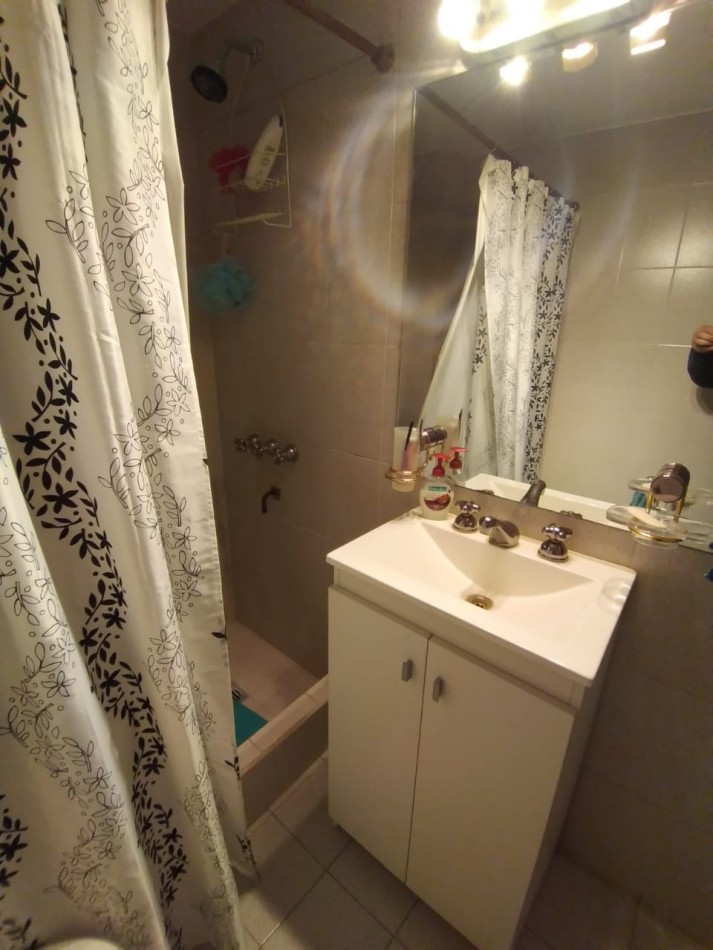 VILLA GESELL (COSTA ATLANTICA) CHALET 4 AMB. AMOBLADO + DEPTO. 2 AMB. A 500 M. DE PLAYA