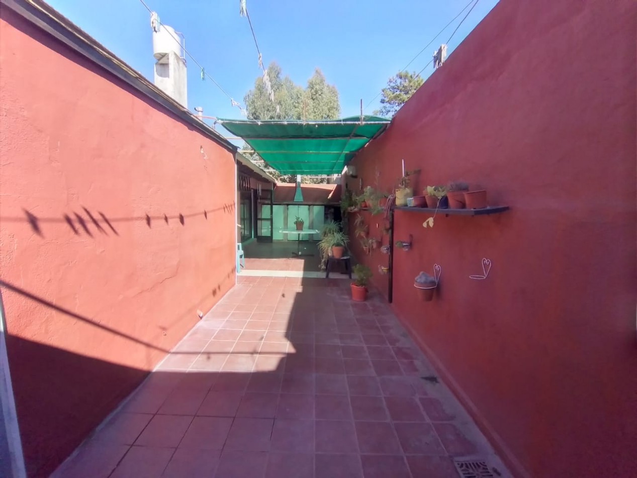 VILLA GESELL (COSTA ATLANTICA) CHALET 4 AMB. AMOBLADO + DEPTO. 2 AMB. A 500 M. DE PLAYA