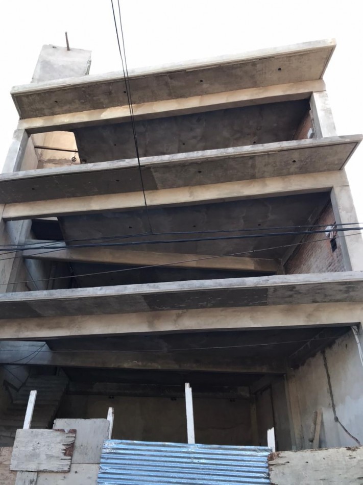 IMPONENTE  PROPIEDAD  LOSA  1300 M2.  3 PLANTAS C/ASCENSOR  (CTRO. LOS POLVORINES) 