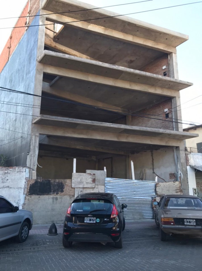 IMPONENTE  PROPIEDAD  LOSA  1300 M2.  3 PLANTAS C/ASCENSOR  (CTRO. LOS POLVORINES) 