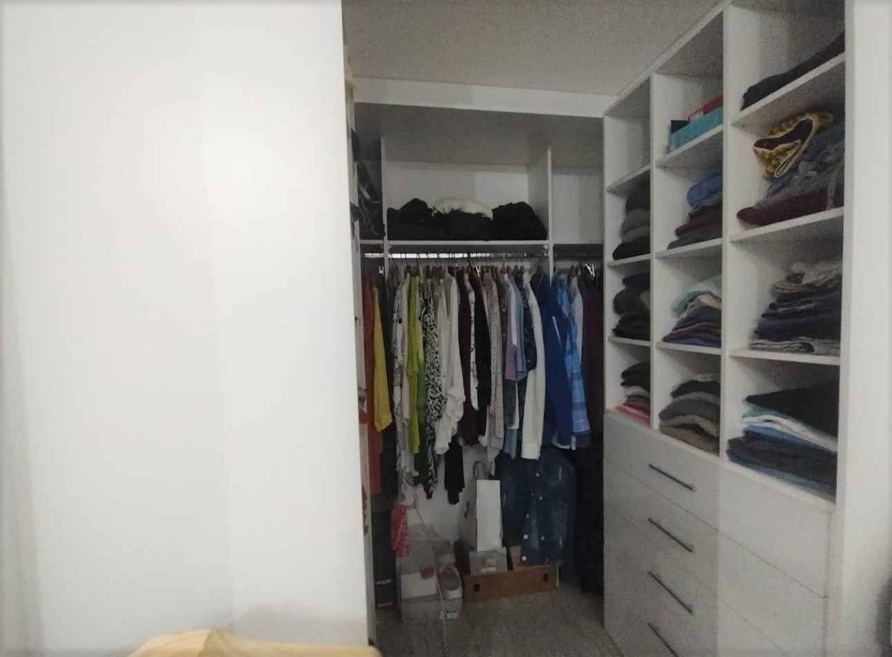 CASA   5 AMB.  1.663  M2. C/PISCINA (DON TORCUATO) 