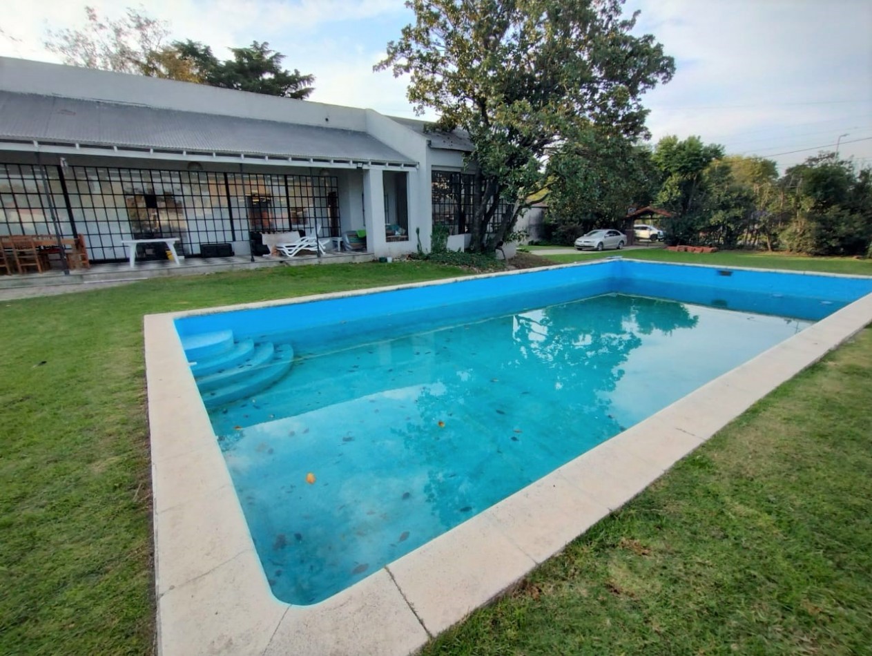 CASA   5 AMB.  1.663  M2. C/PISCINA (DON TORCUATO) 