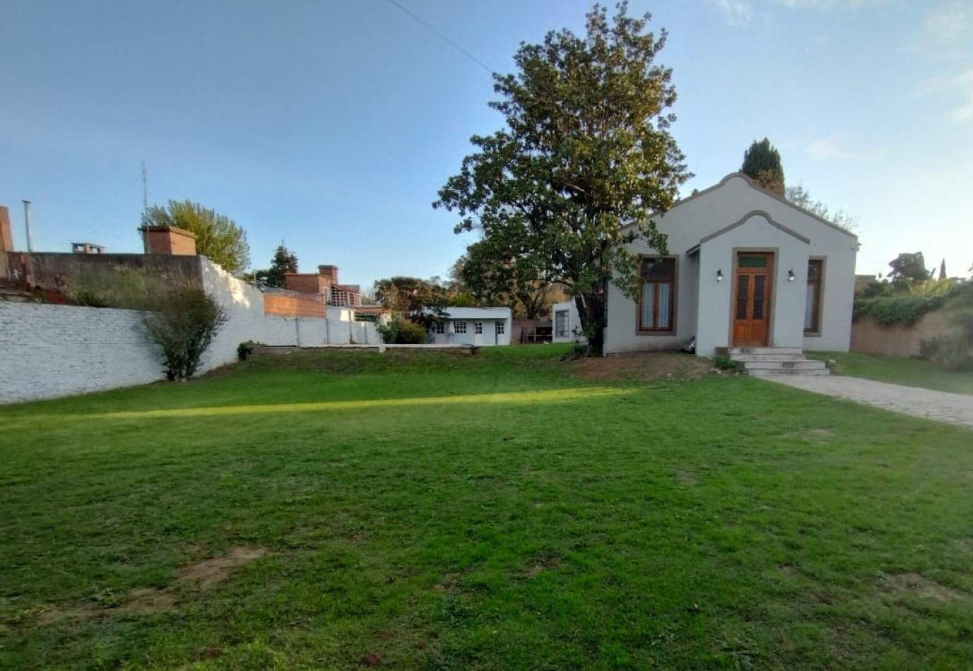 CASA   5 AMB.  1.663  M2. C/PISCINA (DON TORCUATO) 