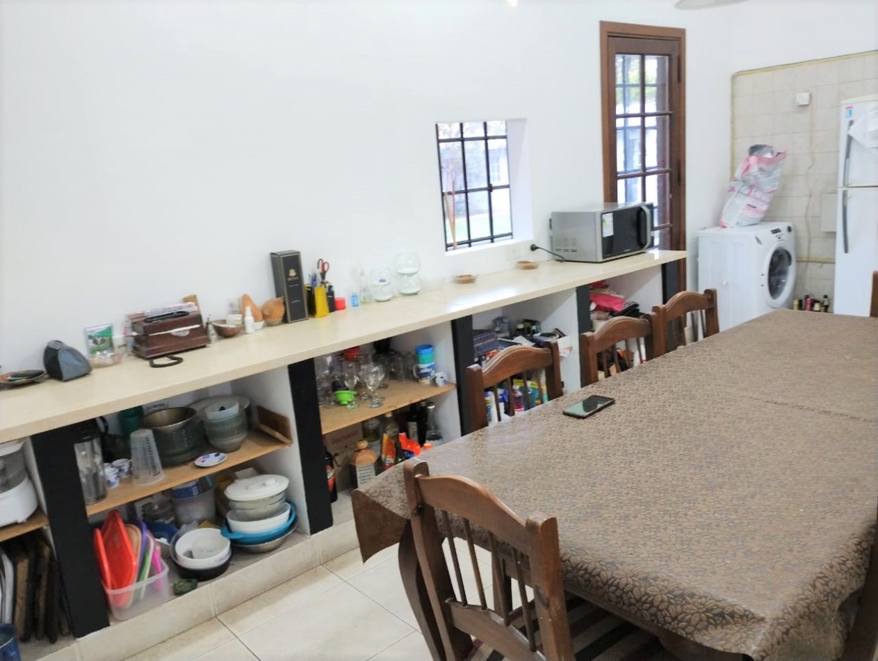 CASA   5 AMB.  1.663  M2. C/PISCINA (DON TORCUATO) 