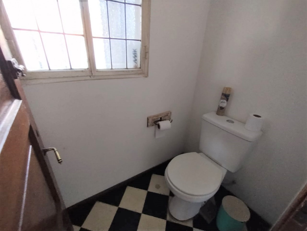 CASA   5 AMB.  1.663  M2. C/PISCINA (DON TORCUATO) 