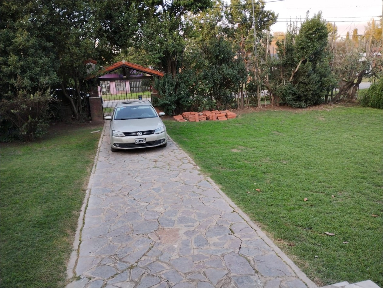 CASA   5 AMB.  1.663  M2. C/PISCINA (DON TORCUATO) 