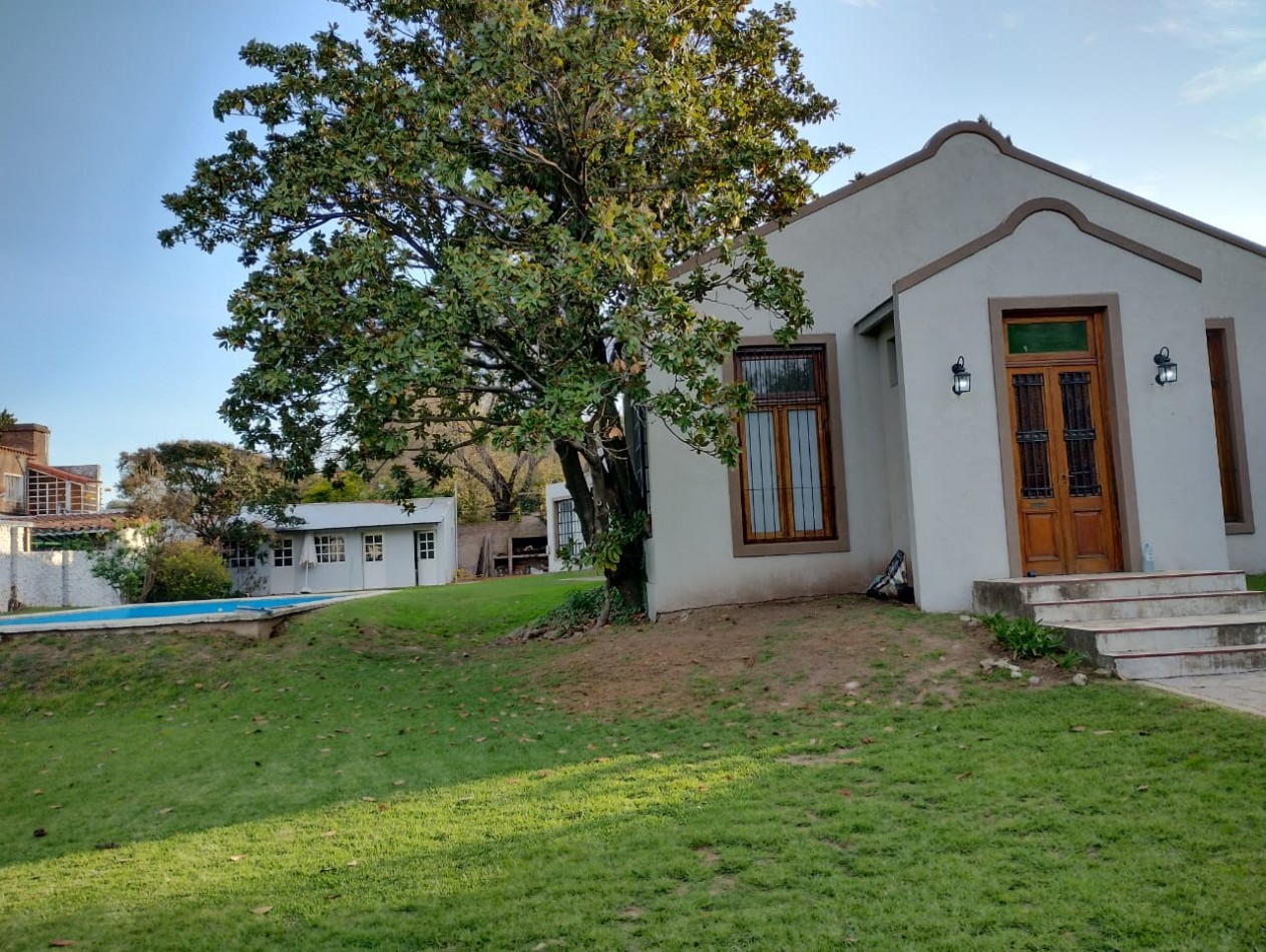 CASA   5 AMB.  1.663  M2. C/PISCINA (DON TORCUATO) 