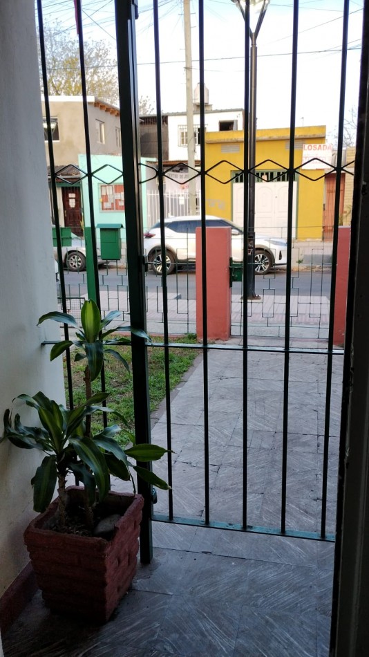 PROPIEDAD 3 AMB.  LOTE  312 M2. (CTRO. LOS POLVORINES)