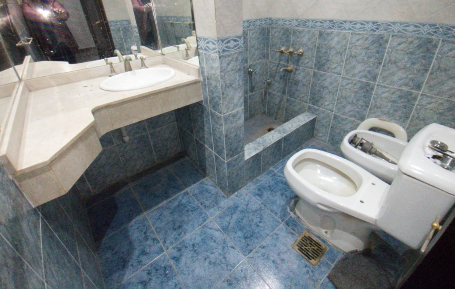 CHALET 3 AMB. GARAGE  2 VEHICULOS/ PATIO