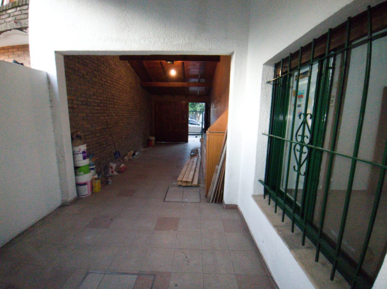 CHALET 3 AMB. GARAGE  2 VEHICULOS/ PATIO