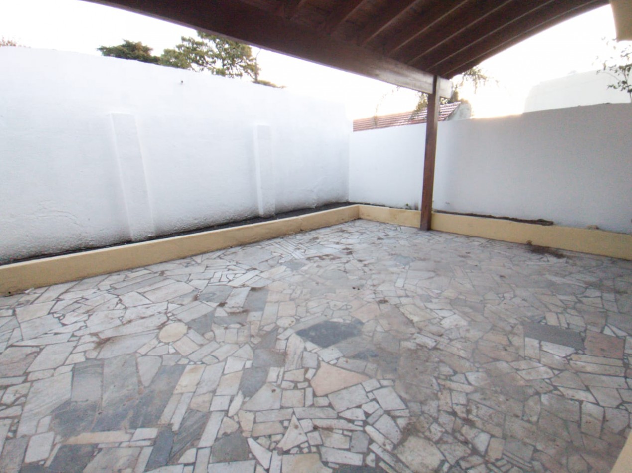 CHALET 3 AMB. GARAGE  2 VEHICULOS/ PATIO