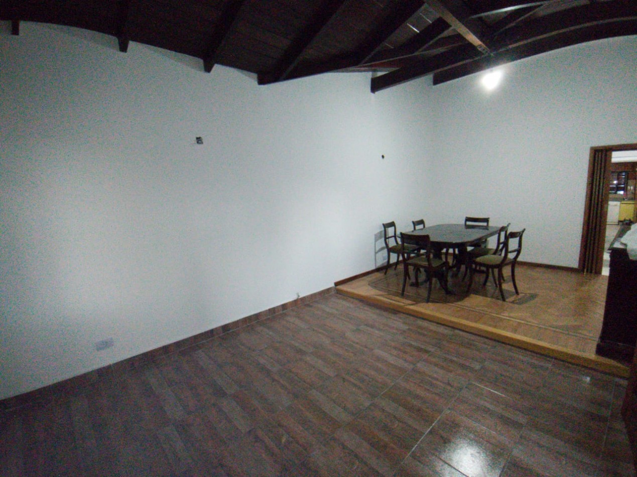 CHALET 3 AMB. GARAGE  2 VEHICULOS/ PATIO