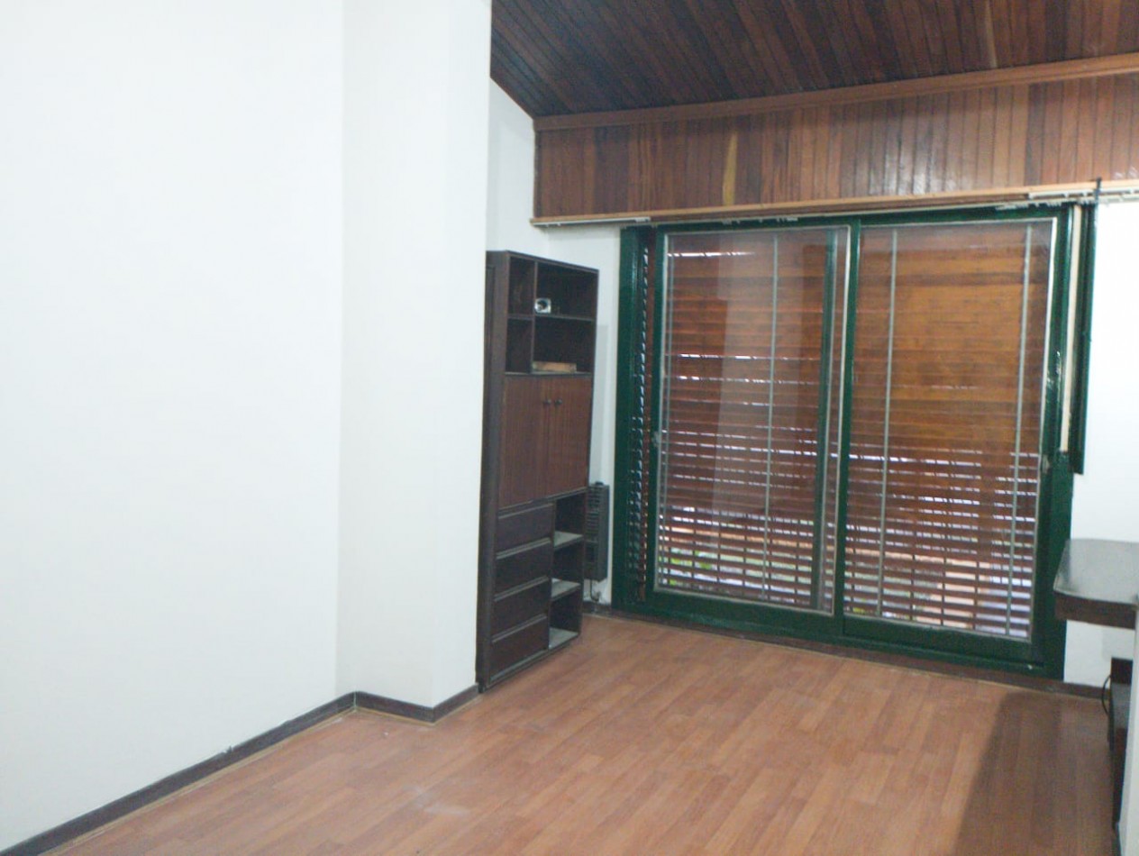 CHALET 3 AMB. GARAGE  2 VEHICULOS/ PATIO