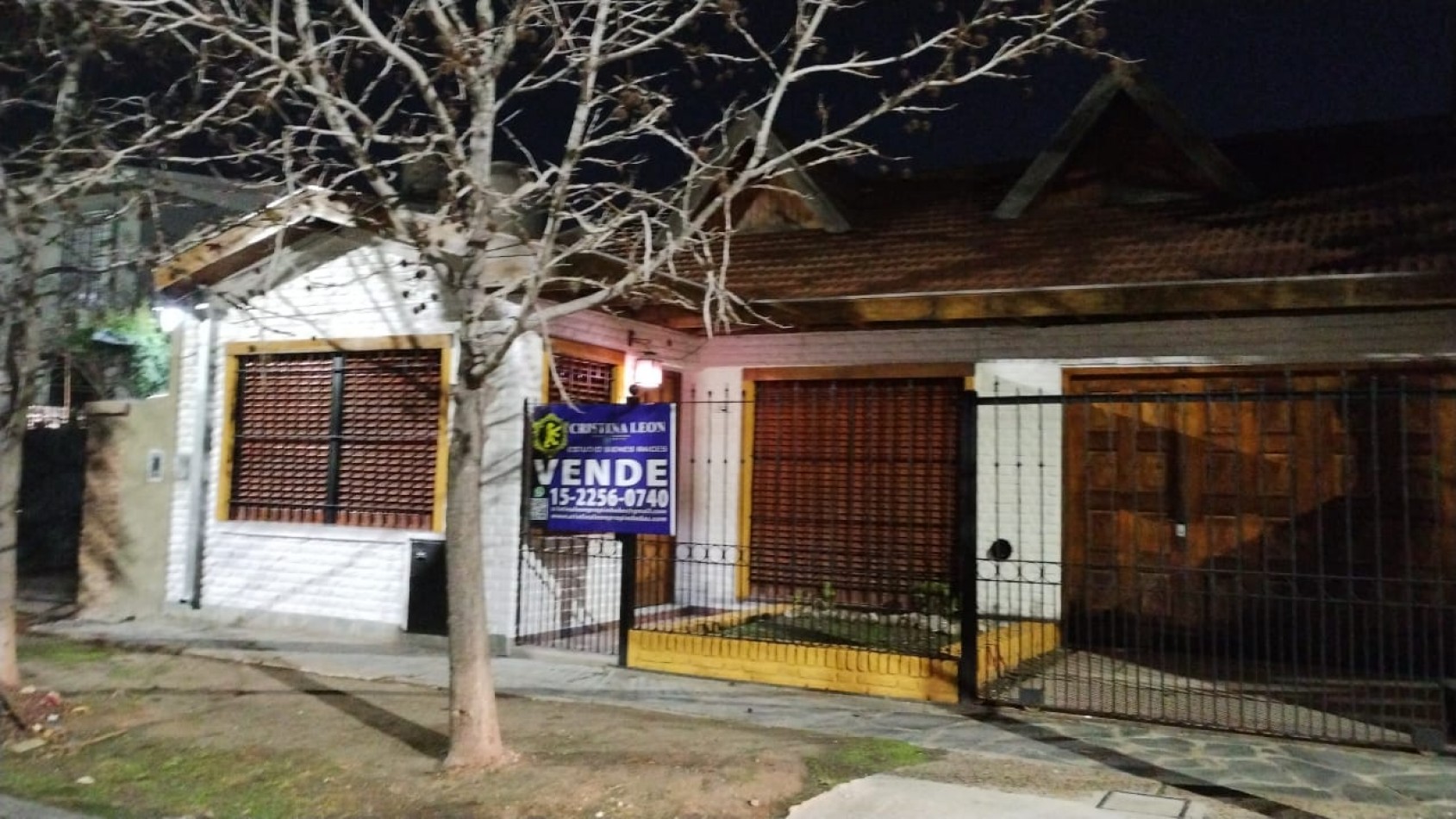 CHALET 3 AMB. GARAGE  2 VEHICULOS/ PATIO